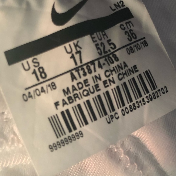 New Nike Kobe Bryant Sneakers - Picture 4 of 4